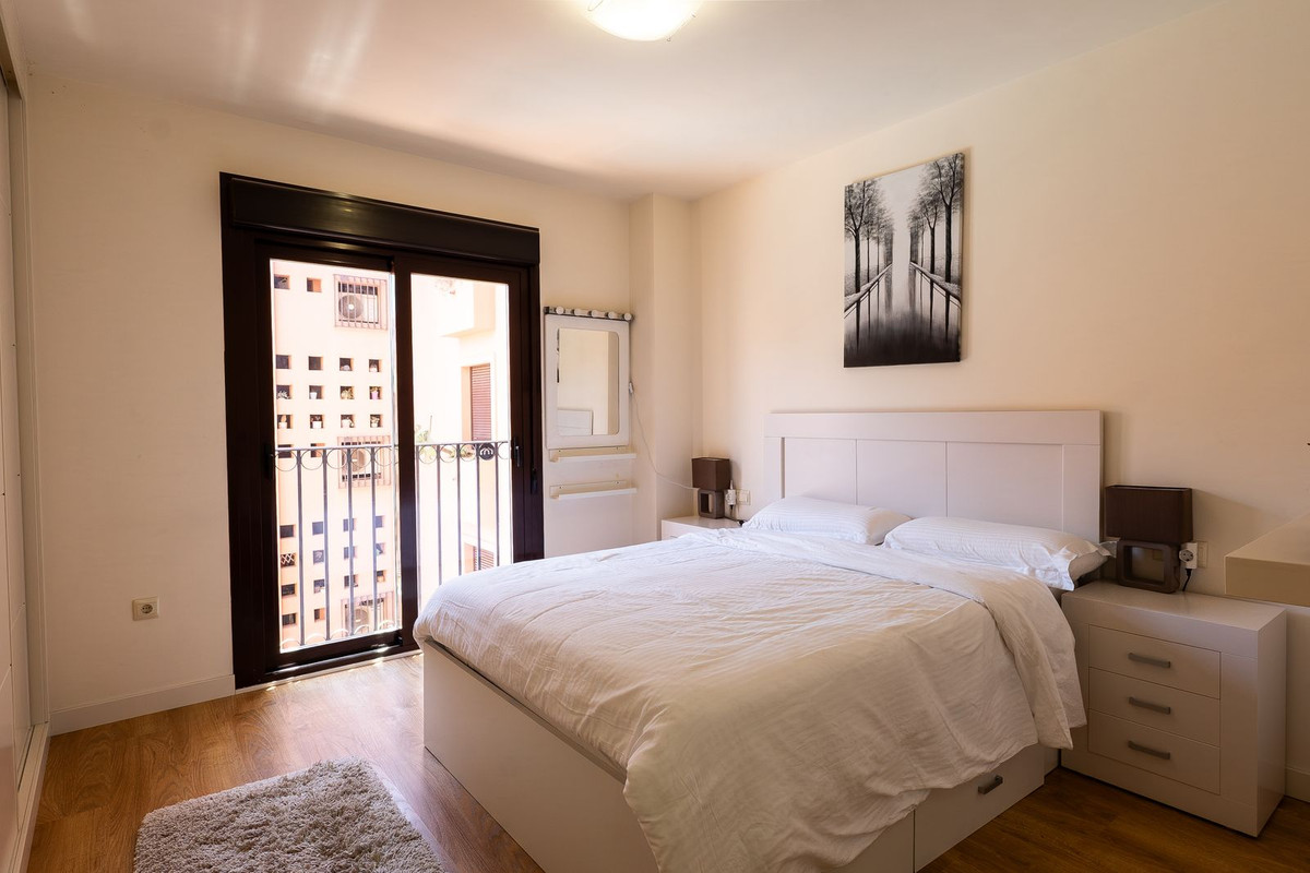 Se vende Apartamento Planta Media de 3 dormitorios en Costa Del Sol, Málaga, España