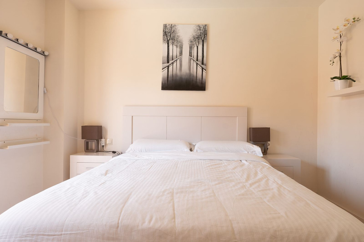 Se vende Apartamento Planta Media de 3 dormitorios en Costa Del Sol, Málaga, España
