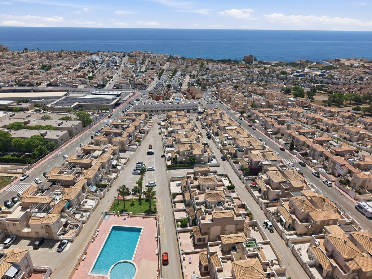 2 Bed Apartment for sale in Torrevieja Costa Blanca, Alicante, Spain