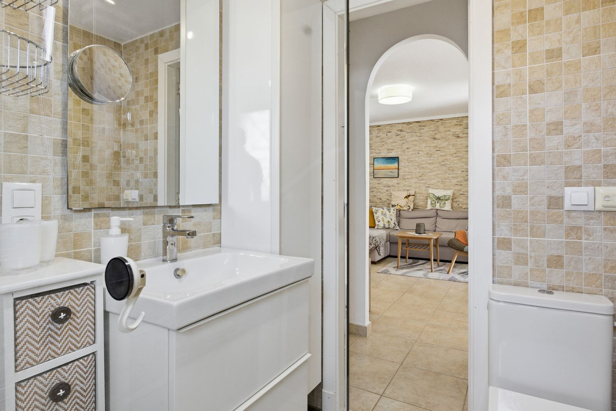 2 Bed Apartment for sale in Torrevieja Costa Blanca, Alicante, Spain