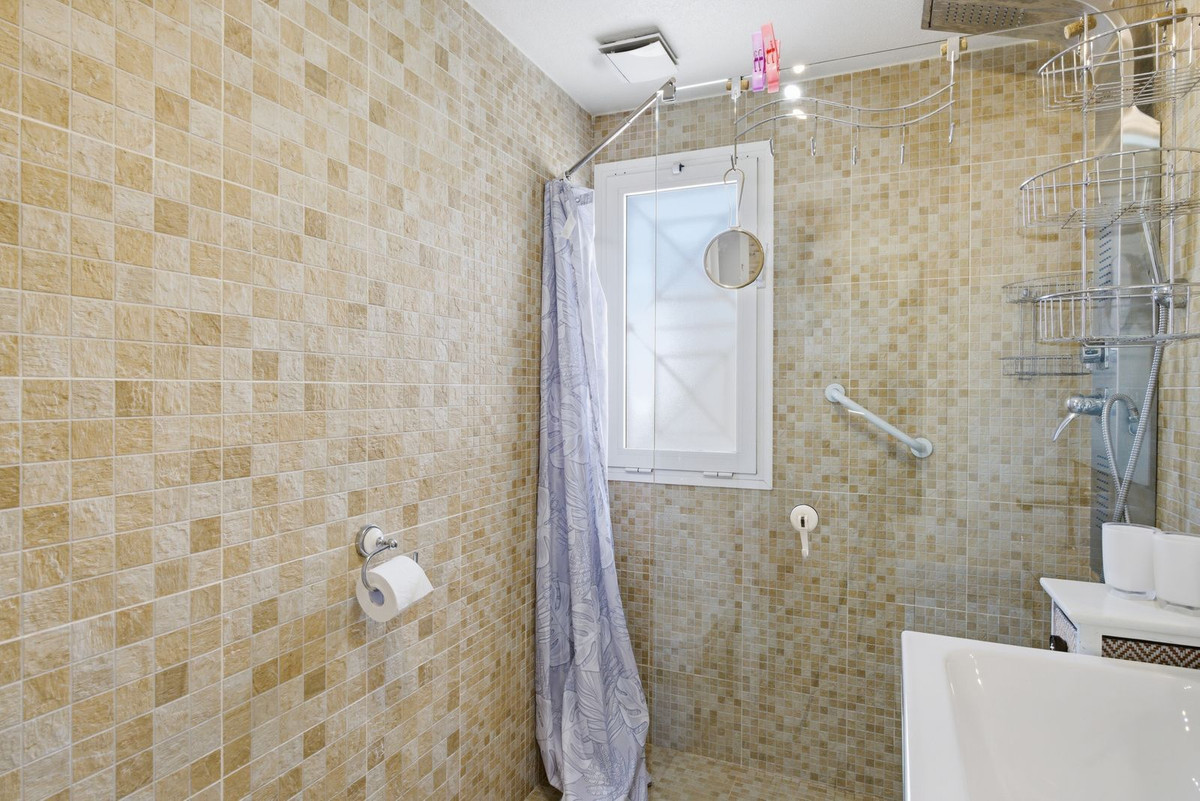 2 Bed Apartment for sale in Torrevieja Costa Blanca, Alicante, Spain