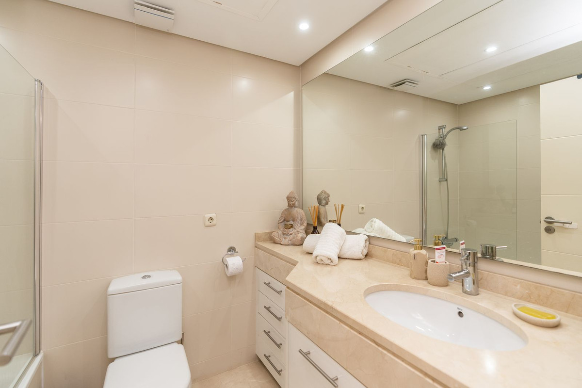 Se vende Apartamento Planta Baja de 2 dormitorios en Costa Del Sol, Málaga, España