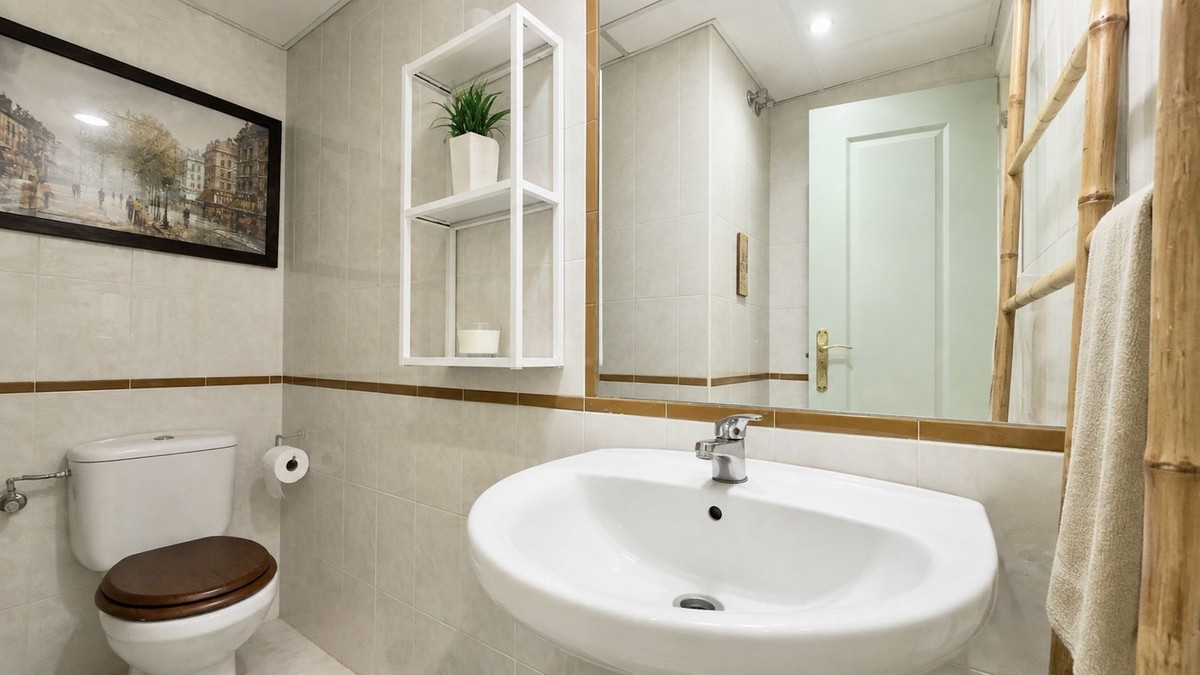 Se vende Apartamento Planta Baja de 2 dormitorios en Costa Del Sol, Málaga, España