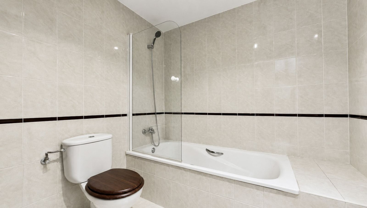 Se vende Apartamento Planta Baja de 2 dormitorios en Costa Del Sol, Málaga, España