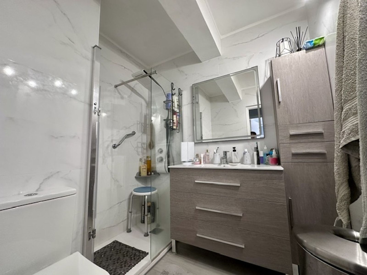 3 Bed Apartment for sale in Estepona Costa Del Sol, Málaga, Spain