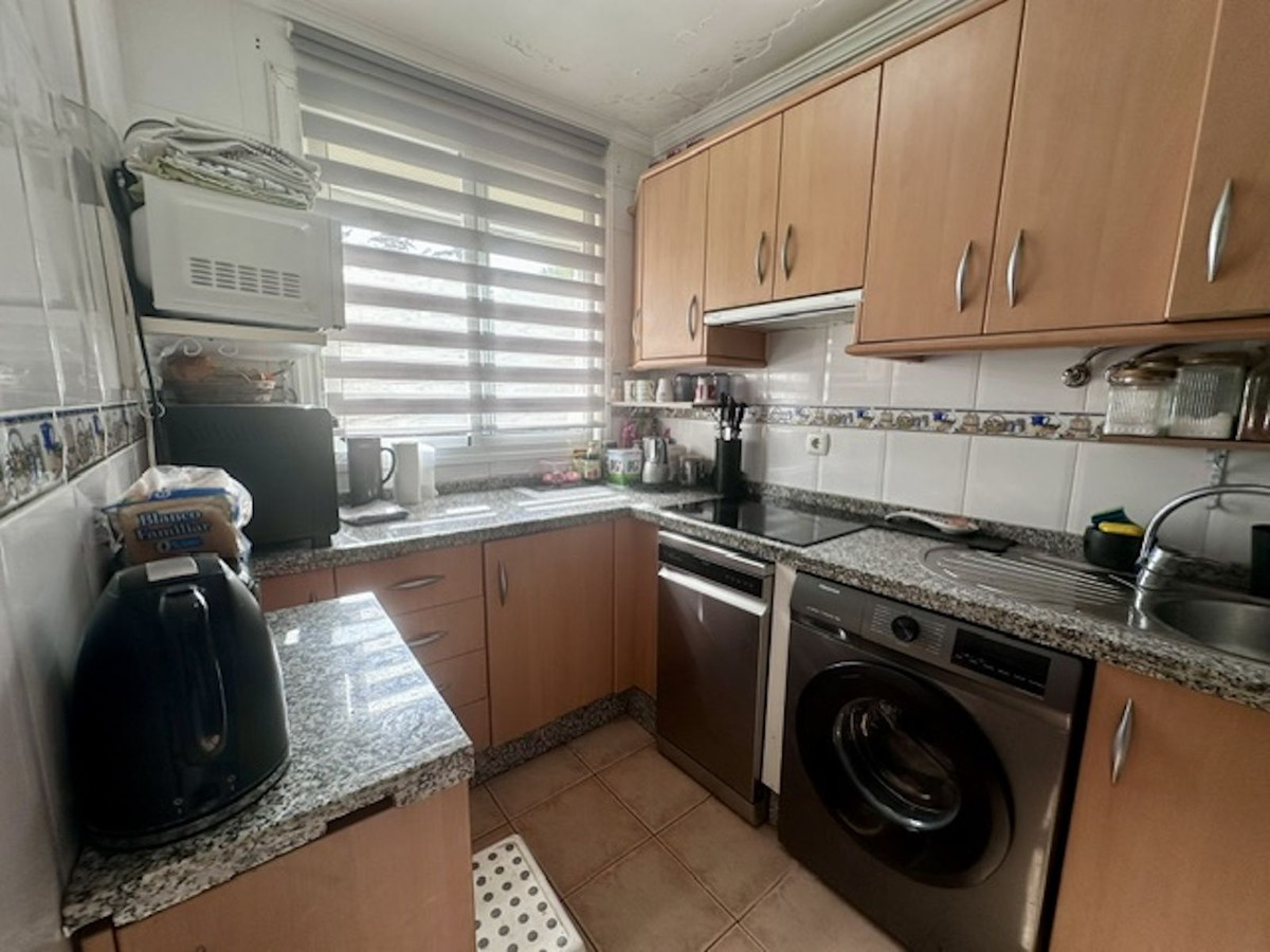 3 Bed Apartment for sale in Estepona Costa Del Sol, Málaga, Spain