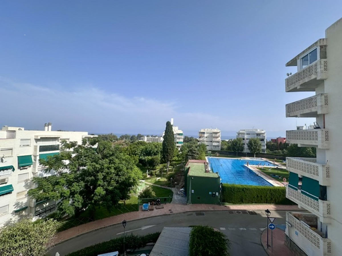 3 Bed Apartment for sale in Estepona Costa Del Sol, Málaga, Spain