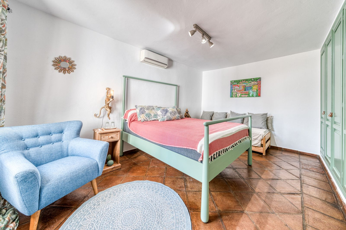 Se vende Villa - Chalet de 3 dormitorios en Costa Del Sol, Málaga, España