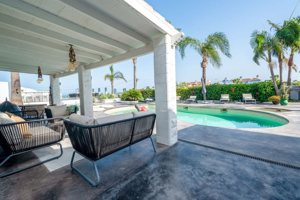 Se vende Villa - Chalet de 3 dormitorios en Costa Del Sol, Málaga, España