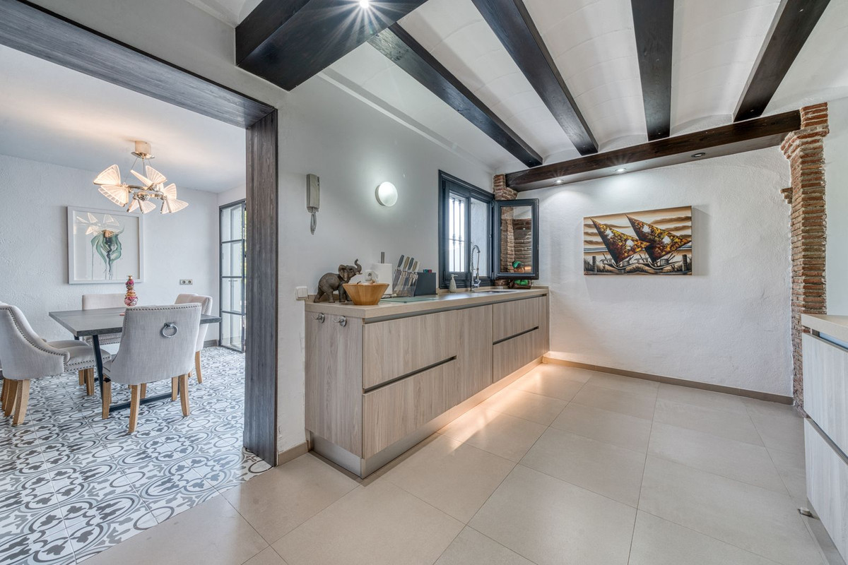 Se vende Villa - Chalet de 3 dormitorios en Costa Del Sol, Málaga, España