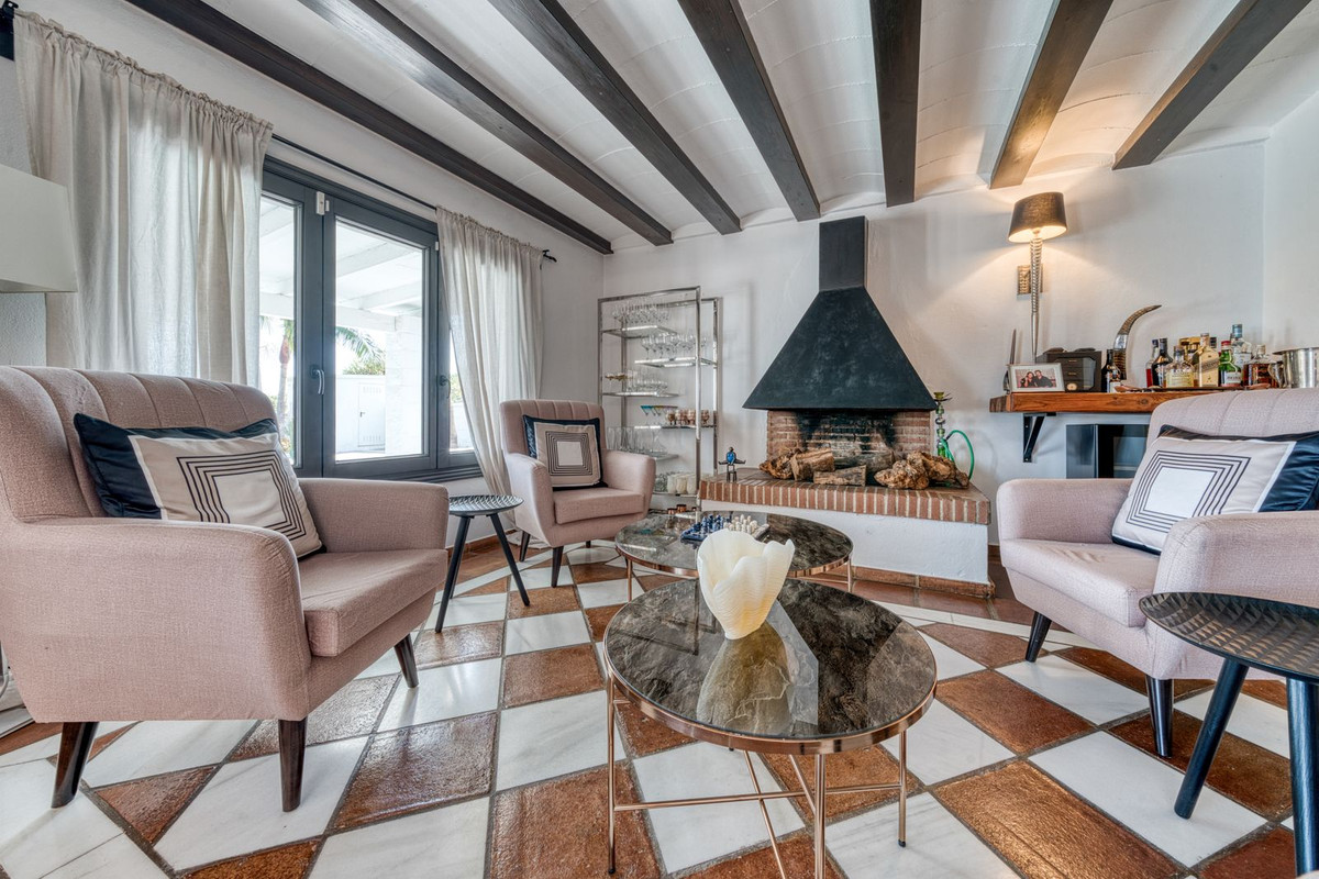 Se vende Villa - Chalet de 3 dormitorios en Costa Del Sol, Málaga, España