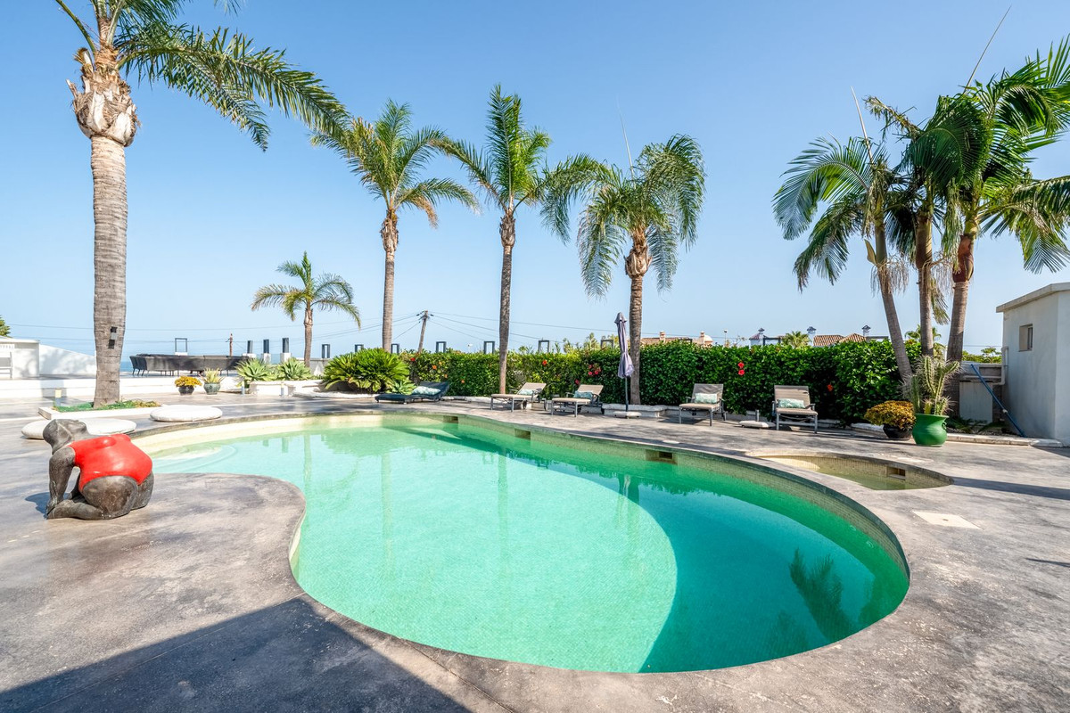 Se vende Villa - Chalet de 3 dormitorios en Costa Del Sol, Málaga, España