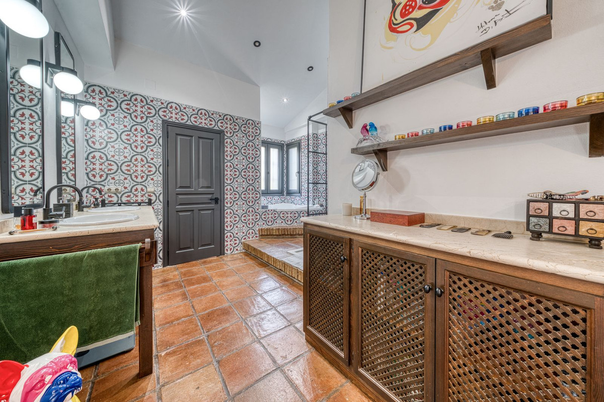 Se vende Villa - Chalet de 3 dormitorios en Costa Del Sol, Málaga, España