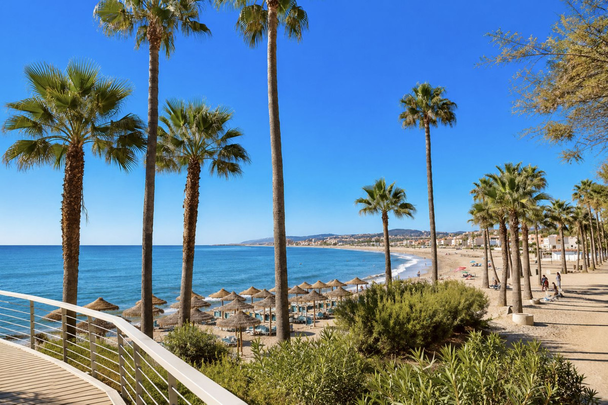 Se vende Villa - Chalet de 3 dormitorios en Costa Del Sol, Málaga, España