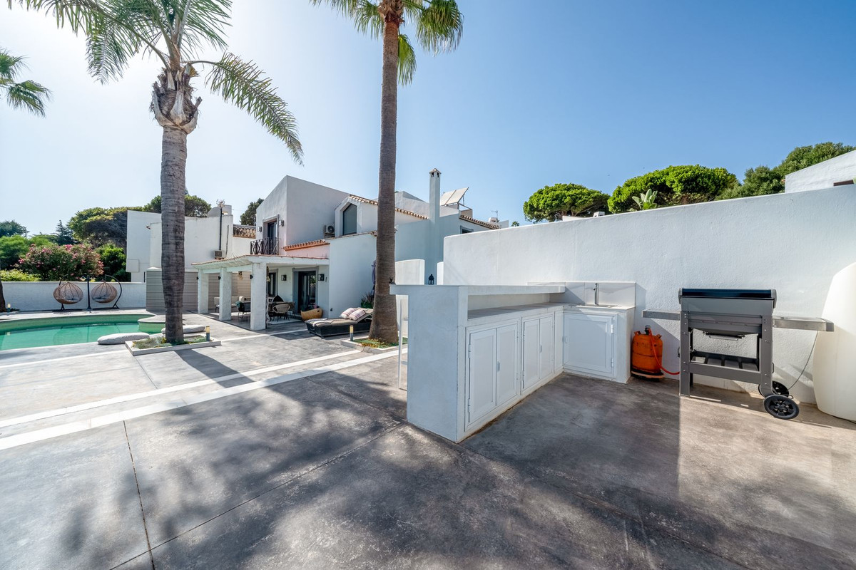Se vende Villa - Chalet de 3 dormitorios en Costa Del Sol, Málaga, España