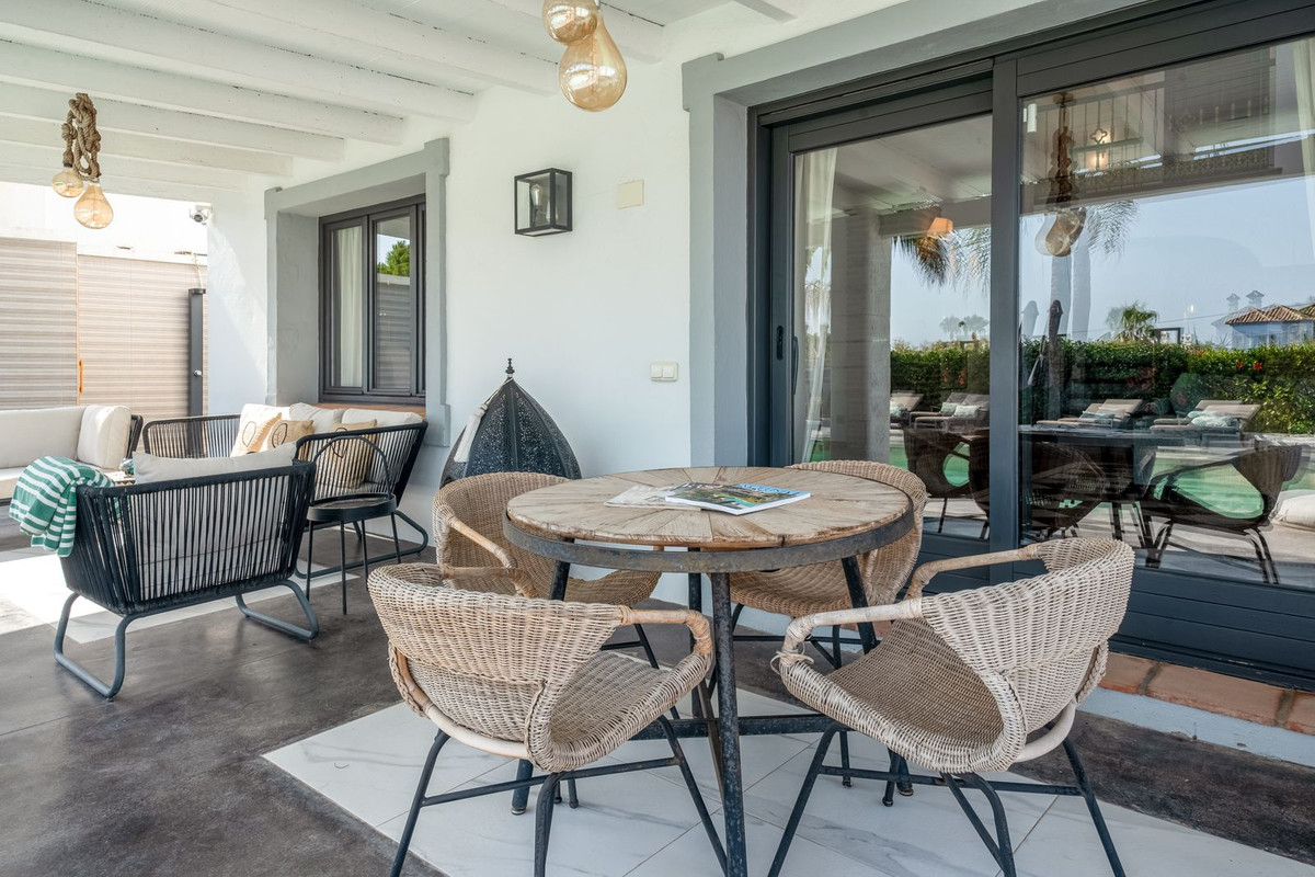 Se vende Villa - Chalet de 3 dormitorios en Costa Del Sol, Málaga, España