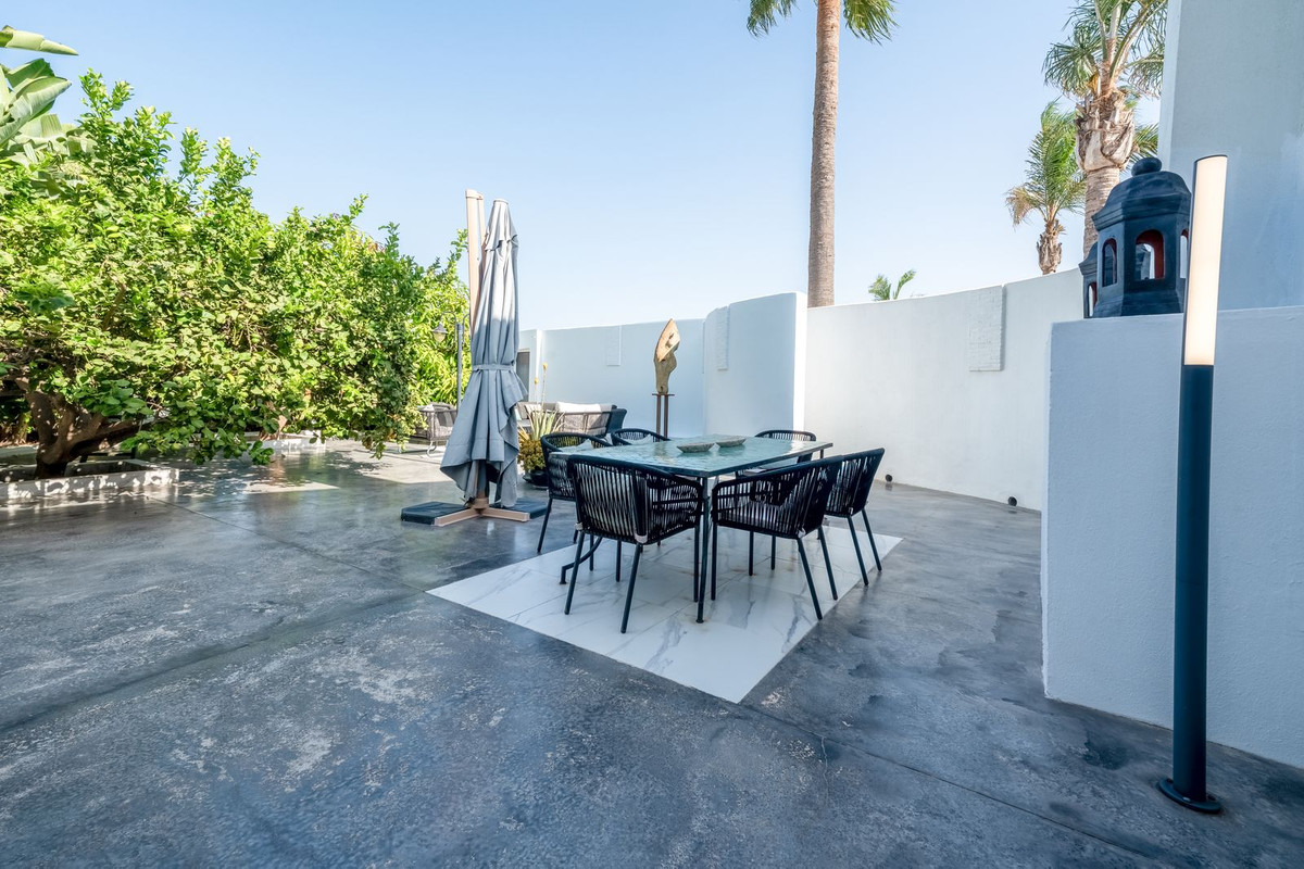 Se vende Villa - Chalet de 3 dormitorios en Costa Del Sol, Málaga, España