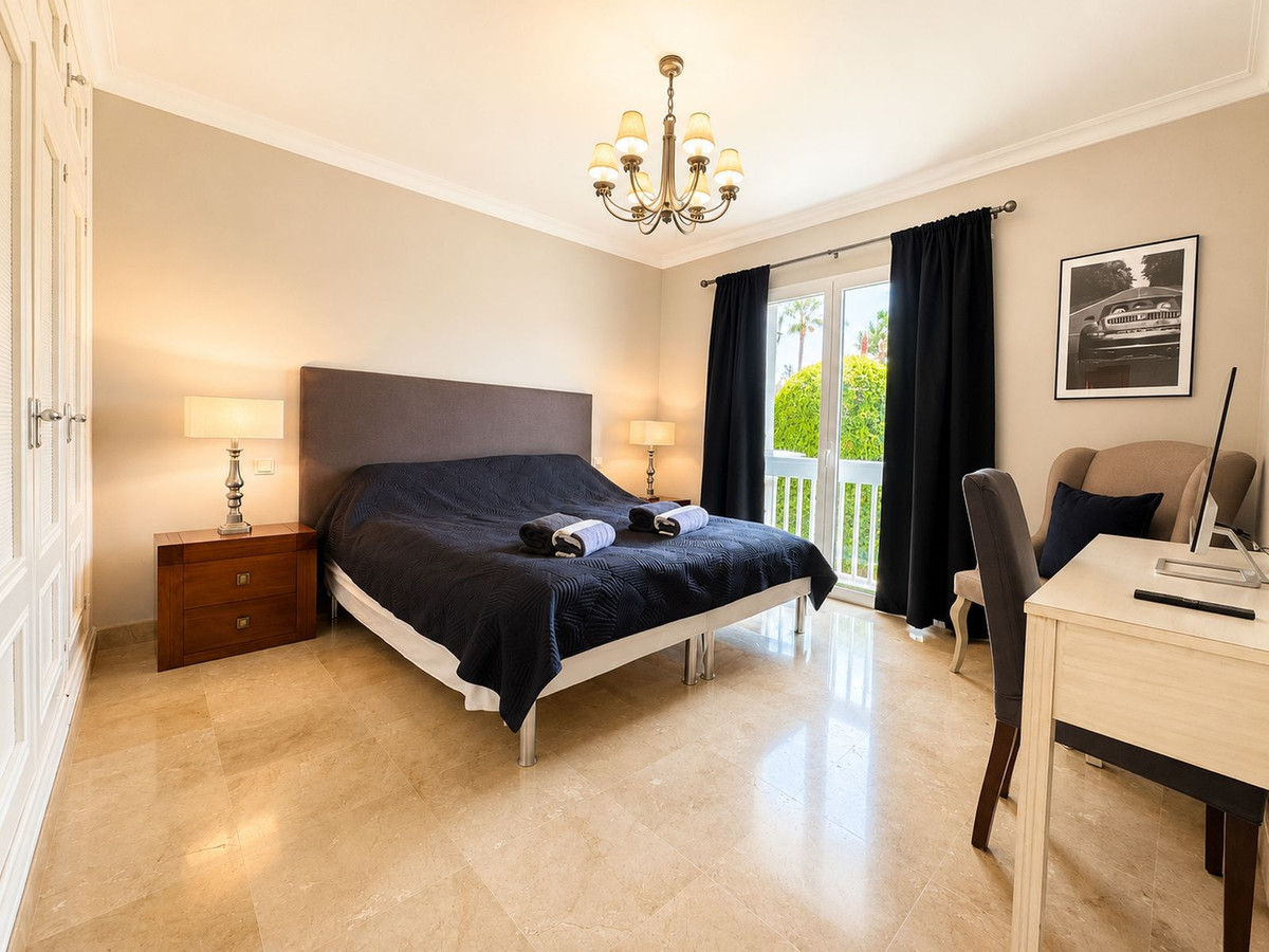Se vende Apartamento Planta Media de 2 dormitorios en Costa Del Sol, Málaga, España