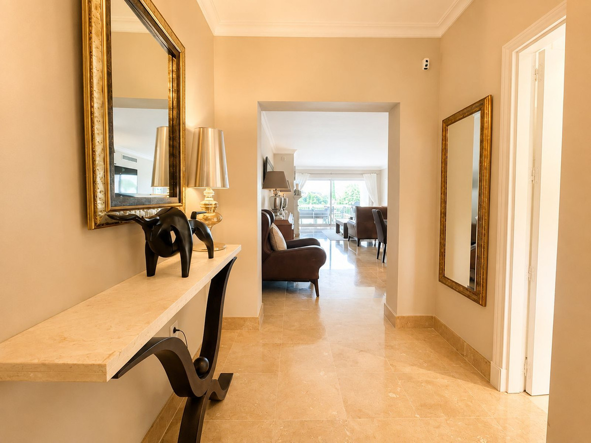 Se vende Apartamento Planta Media de 2 dormitorios en Costa Del Sol, Málaga, España