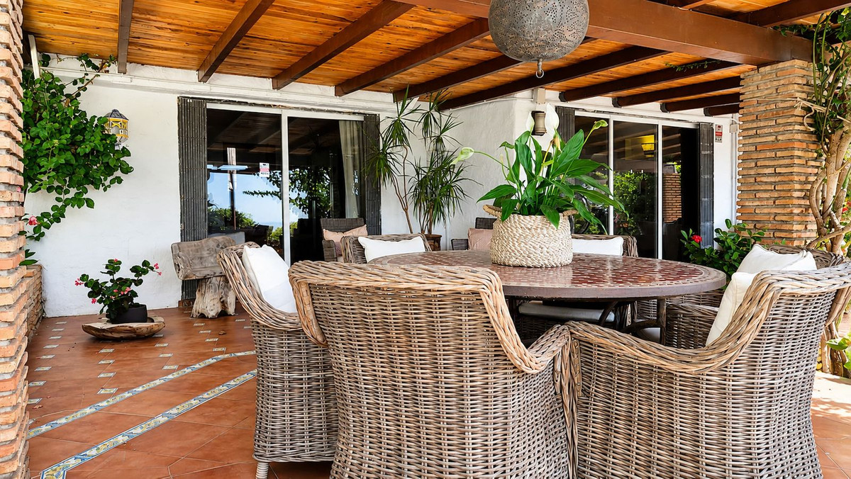 3 Bed Townhouse for sale in Casares Playa Costa Del Sol, Málaga, Spain