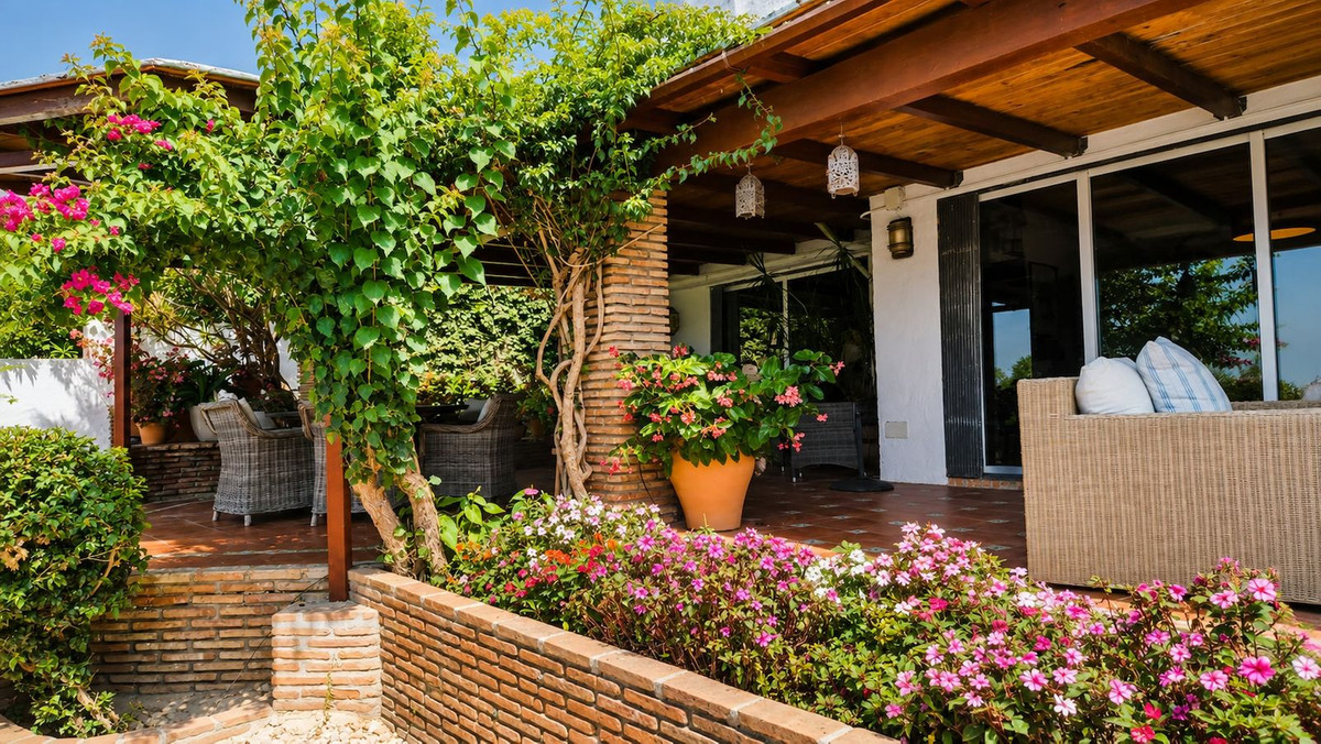 3 Bed Townhouse for sale in Casares Playa Costa Del Sol, Málaga, Spain