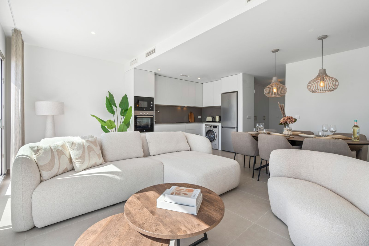 Se vende Apartamento en Planta Última de 3 dormitorios en Costa Del Sol, Málaga, España