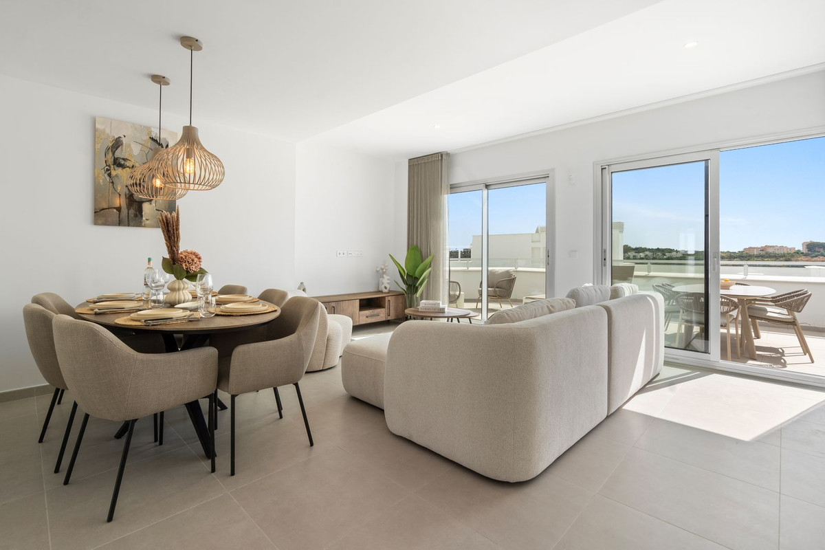 Se vende Apartamento en Planta Última de 3 dormitorios en Costa Del Sol, Málaga, España