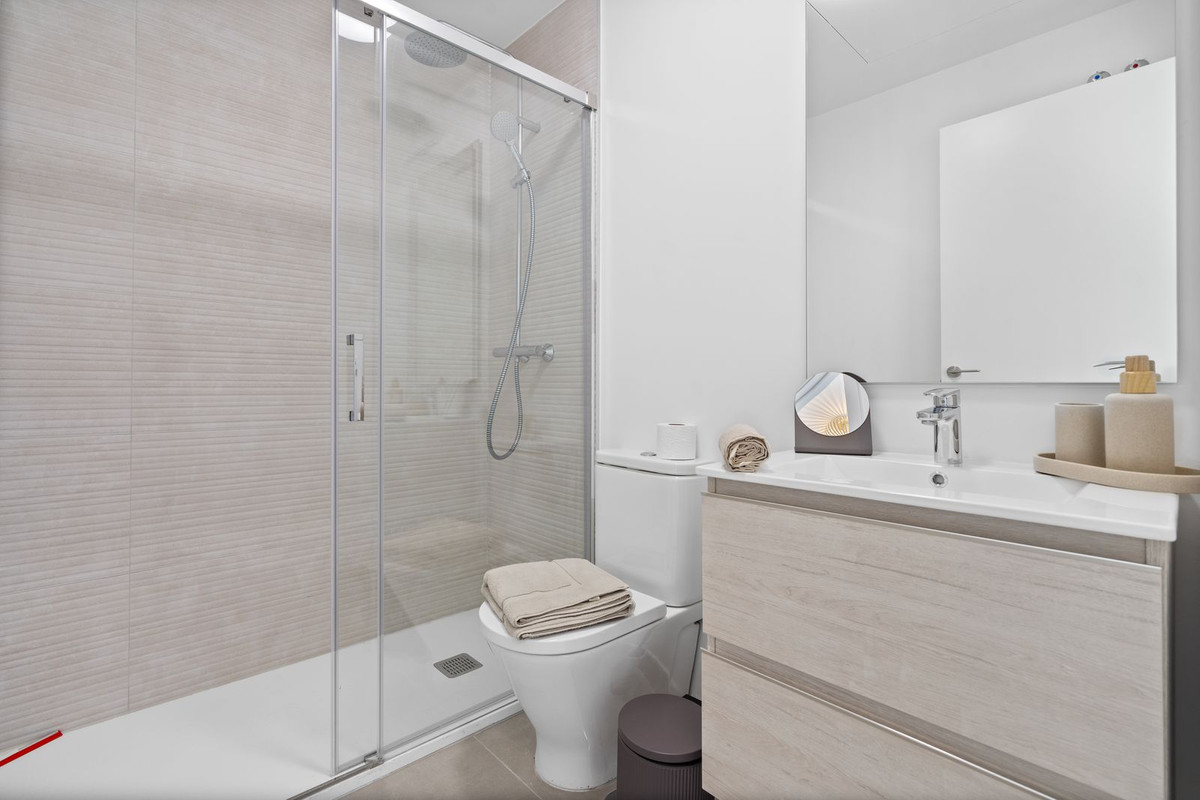 Se vende Apartamento en Planta Última de 3 dormitorios en Costa Del Sol, Málaga, España