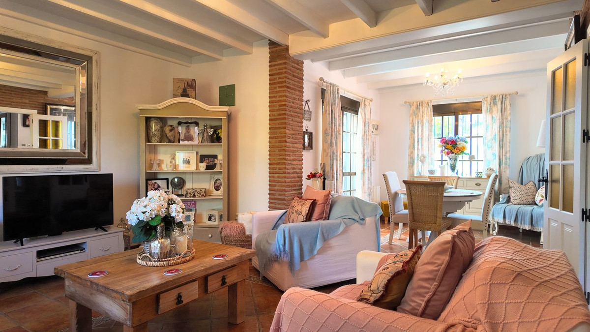 Se vende Villa - Chalet de 6 dormitorios en Costa Del Sol, Málaga, España