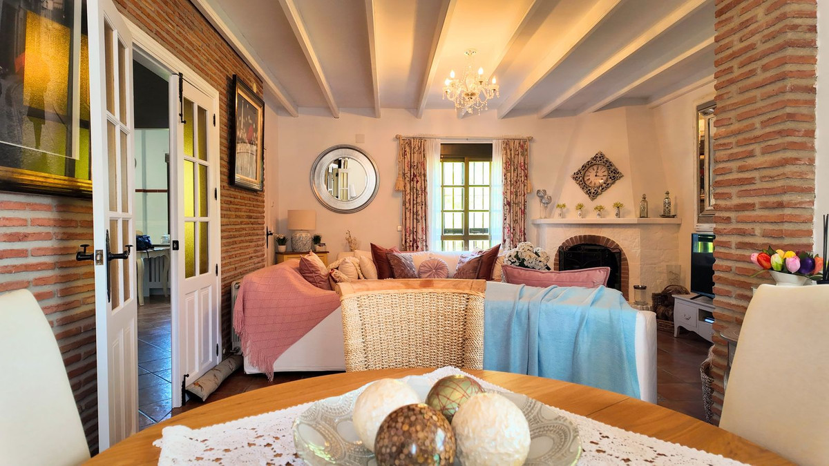Se vende Villa - Chalet de 6 dormitorios en Costa Del Sol, Málaga, España