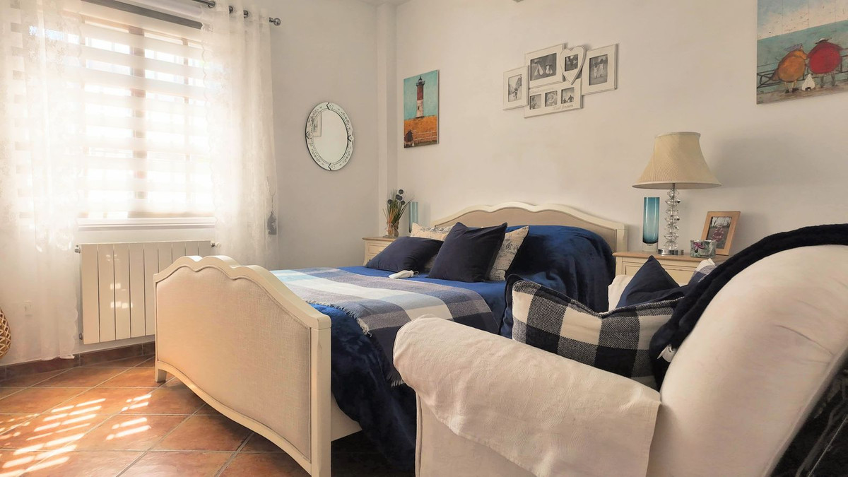 Se vende Villa - Chalet de 6 dormitorios en Costa Del Sol, Málaga, España