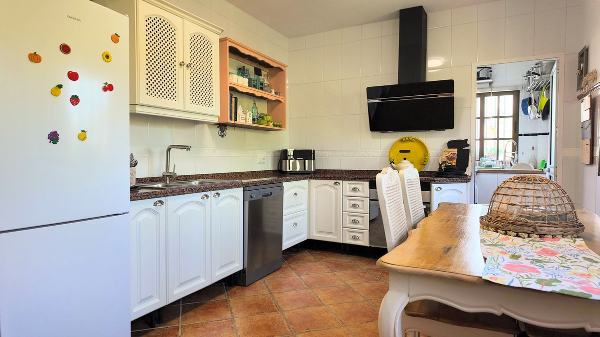 Se vende Villa - Chalet de 6 dormitorios en Costa Del Sol, Málaga, España
