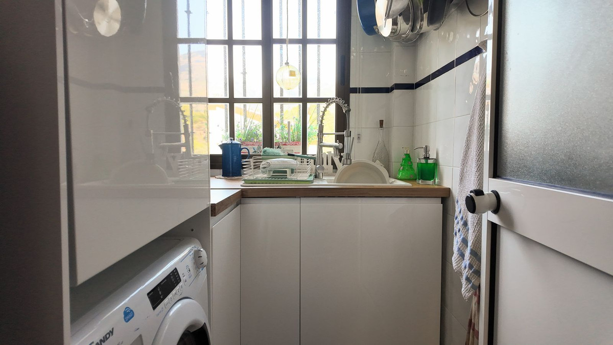 Se vende Villa - Chalet de 6 dormitorios en Costa Del Sol, Málaga, España