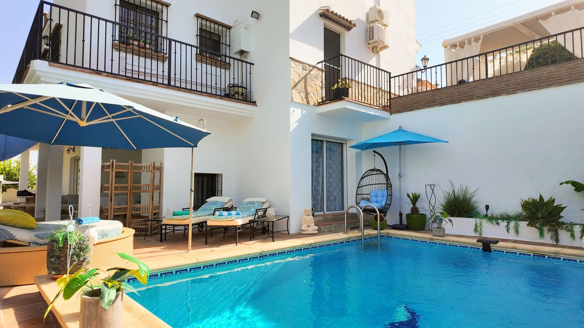 Se vende Villa - Chalet de 6 dormitorios en Costa Del Sol, Málaga, España