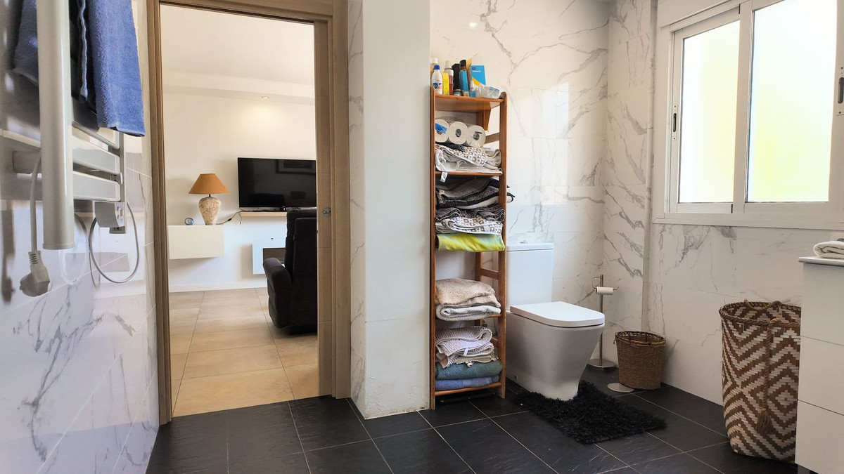 Se vende Villa - Chalet de 6 dormitorios en Costa Del Sol, Málaga, España