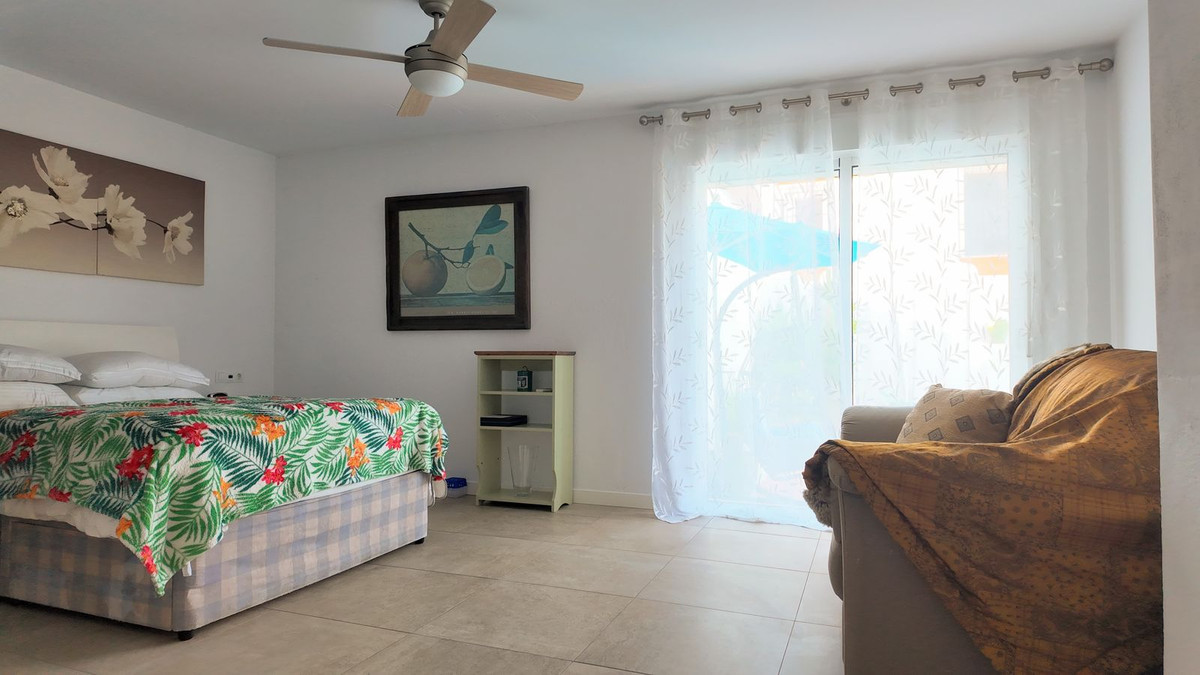 Se vende Villa - Chalet de 6 dormitorios en Costa Del Sol, Málaga, España