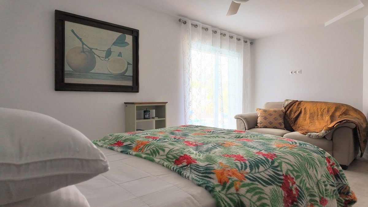 Se vende Villa - Chalet de 6 dormitorios en Costa Del Sol, Málaga, España