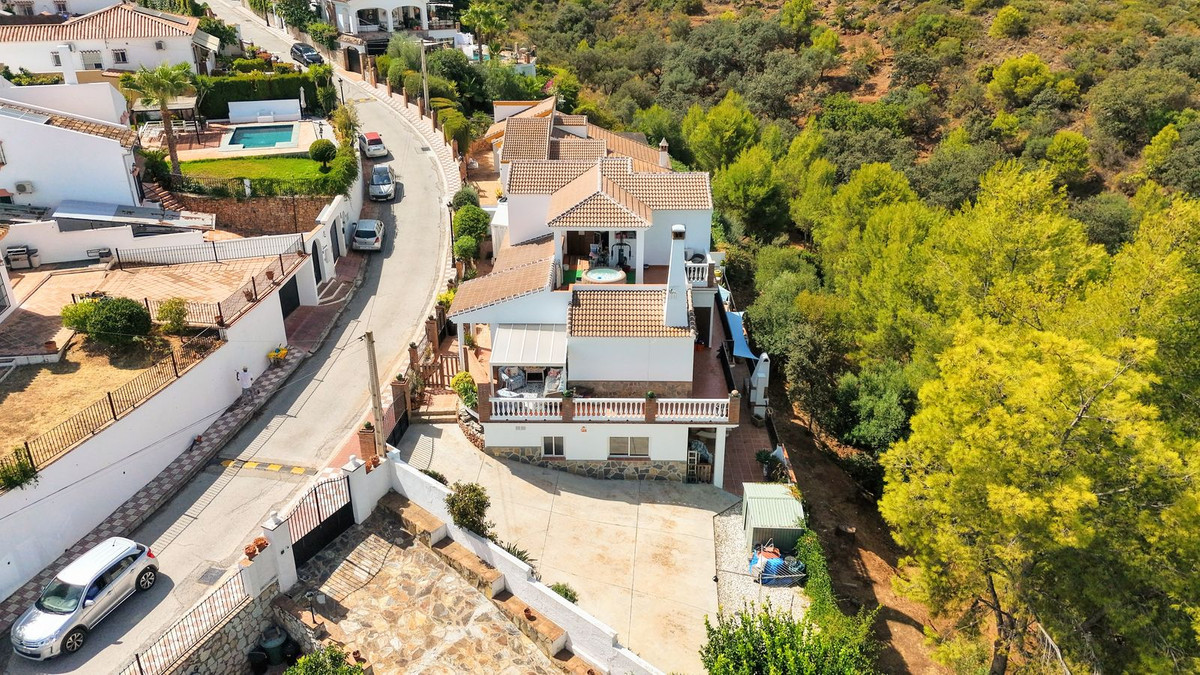 Se vende Villa - Chalet de 6 dormitorios en Costa Del Sol, Málaga, España