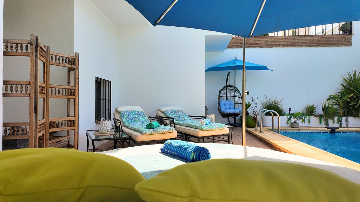 Se vende Villa - Chalet de 6 dormitorios en Costa Del Sol, Málaga, España
