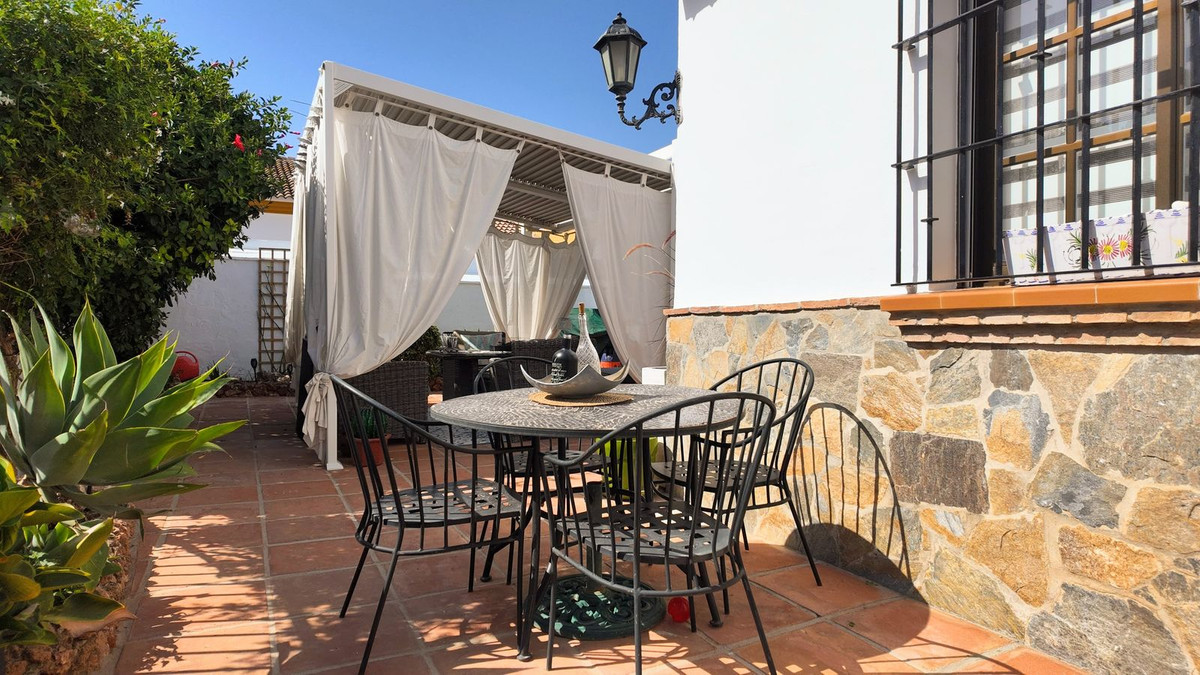 Se vende Villa - Chalet de 6 dormitorios en Costa Del Sol, Málaga, España