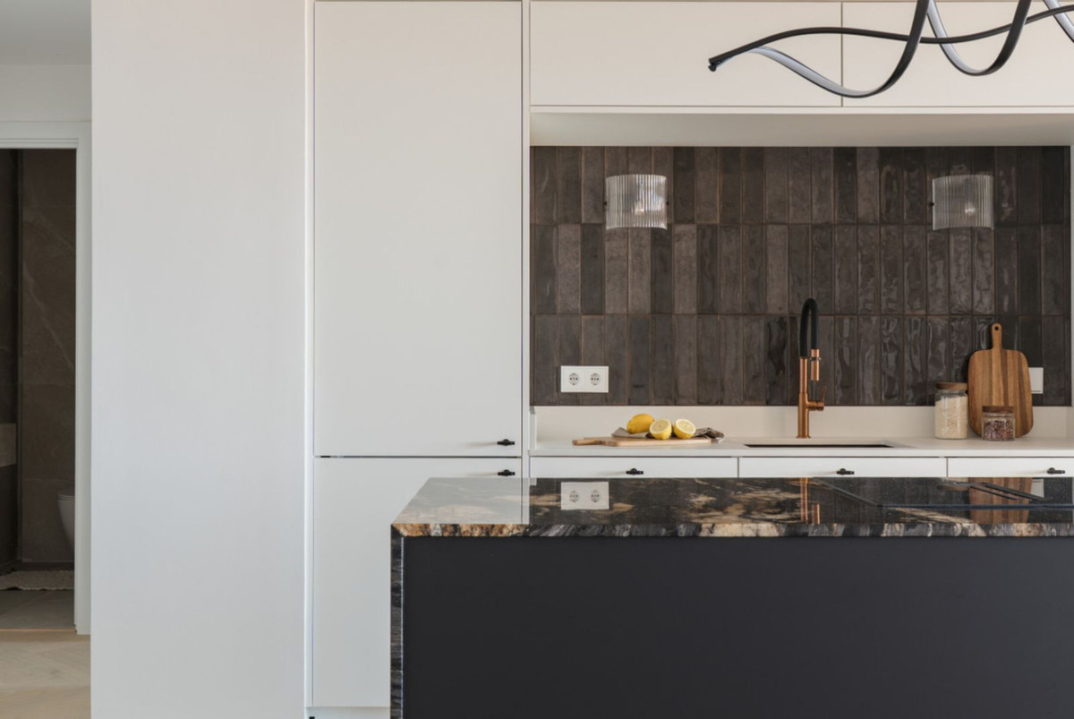 3 Bed Apartment for sale in Nueva Andalucía Costa Del Sol, Málaga, Spain