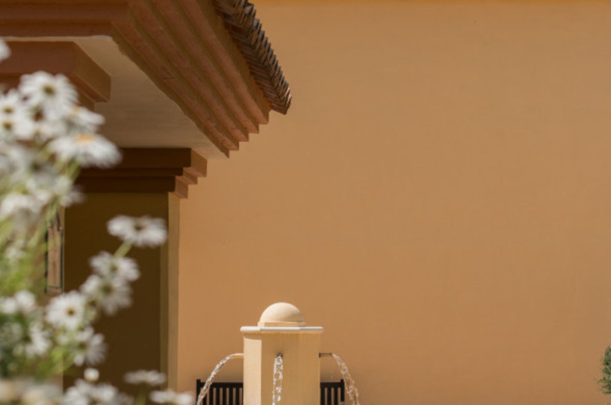 3 Bed Apartment for sale in Nueva Andalucía Costa Del Sol, Málaga, Spain