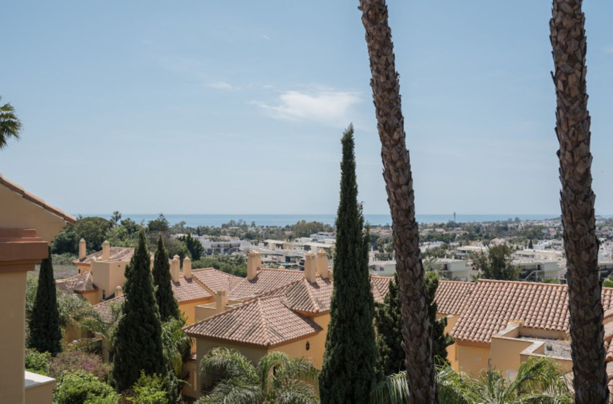 3 Bed Apartment for sale in Nueva Andalucía Costa Del Sol, Málaga, Spain