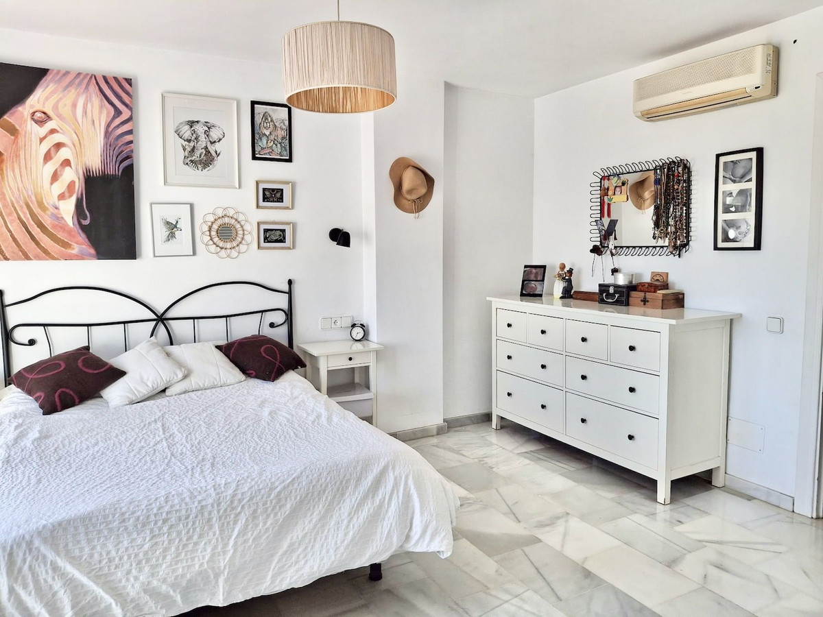 Se vende Apartamento Planta Media de 3 dormitorios en Costa Del Sol, Málaga, España