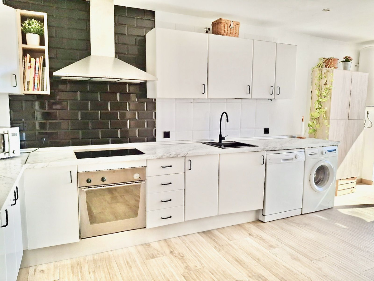 Se vende Apartamento Planta Media de 3 dormitorios en Costa Del Sol, Málaga, España