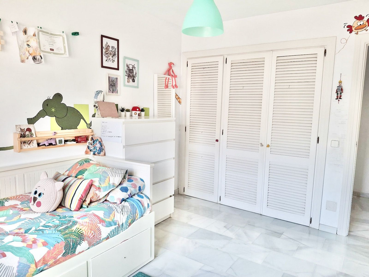 Se vende Apartamento Planta Media de 3 dormitorios en Costa Del Sol, Málaga, España
