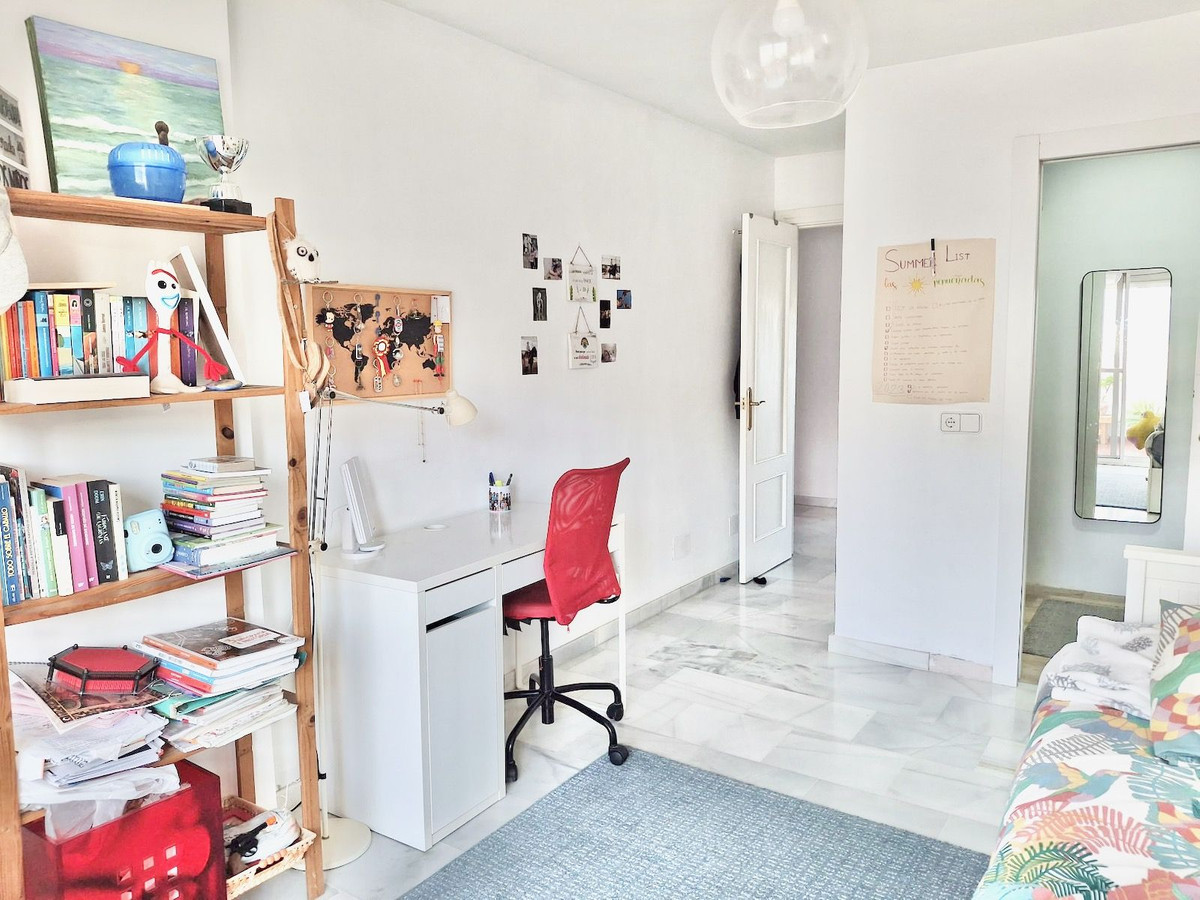 Se vende Apartamento Planta Media de 3 dormitorios en Costa Del Sol, Málaga, España