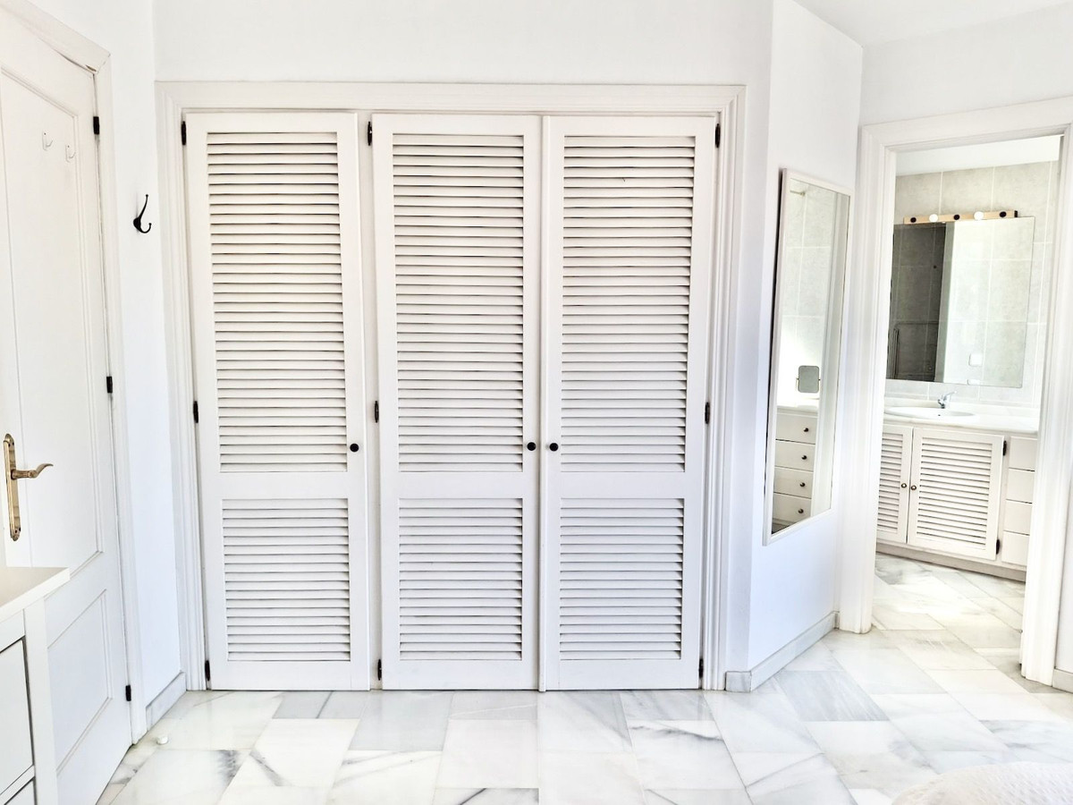 Se vende Apartamento Planta Media de 3 dormitorios en Costa Del Sol, Málaga, España
