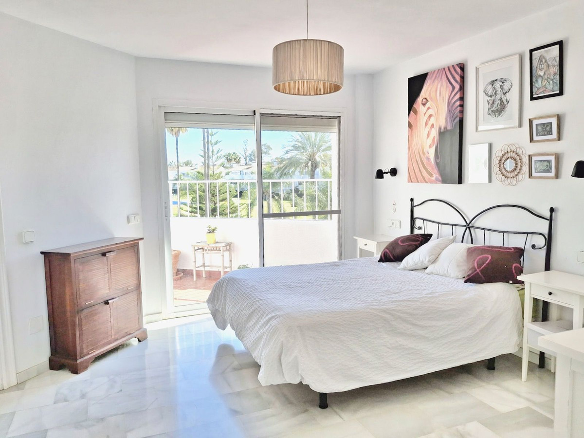 Se vende Apartamento Planta Media de 3 dormitorios en Costa Del Sol, Málaga, España
