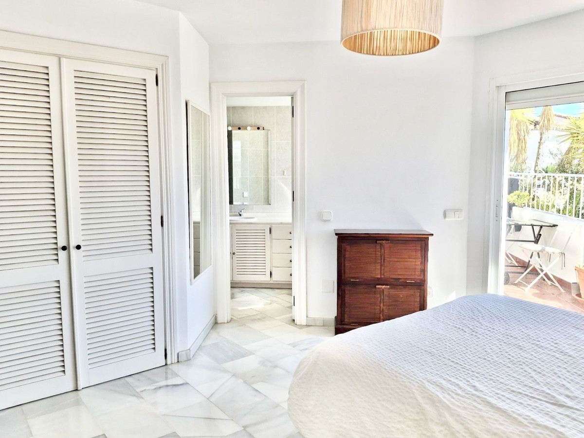 Se vende Apartamento Planta Media de 3 dormitorios en Costa Del Sol, Málaga, España